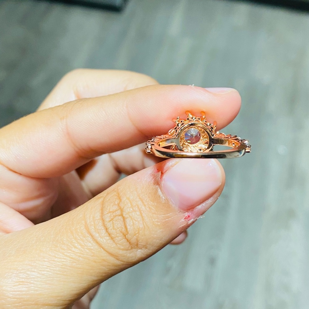 ✨18K Rose Gold Flower✨ - Picture 11 of 15